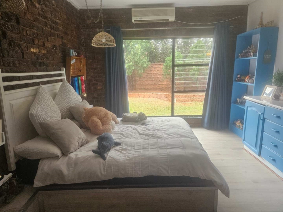 5 Bedroom Property for Sale in Royldene Northern Cape